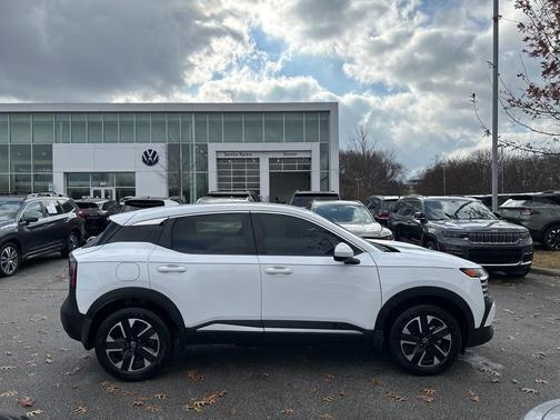 2025 Nissan Kicks SV
