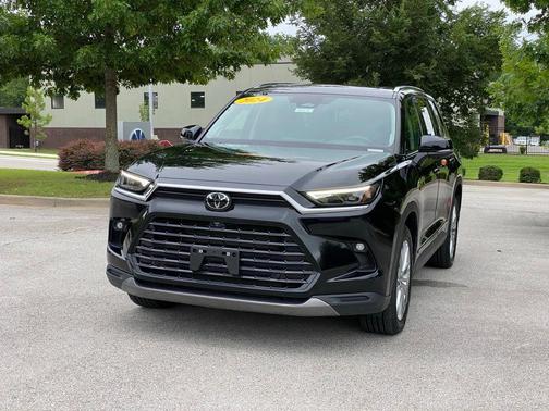 Midnight Black Metallic 2024 Toyota Grand Highlander Platinum