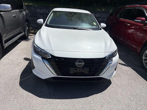 Aspen White 2024 Nissan Sentra SV