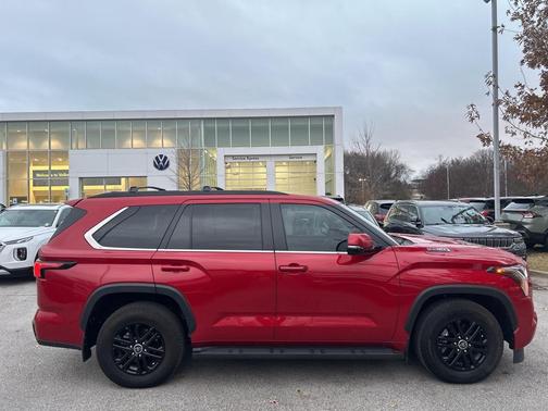 2024 Toyota Sequoia SR5