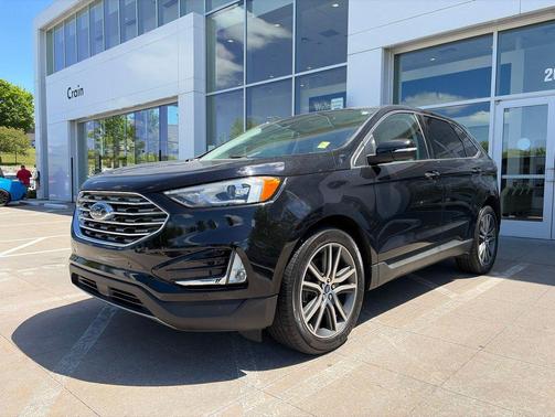 Black Metallic 2021 Ford Edge Titanium