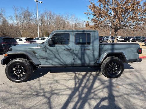 2024 Jeep Gladiator Nighthawk