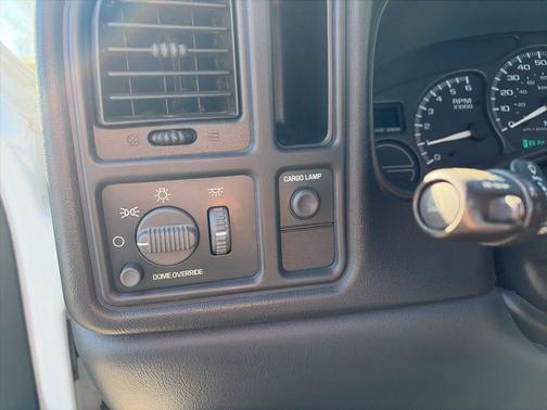 Summit White 2002 Chevrolet Silverado 1500 Base