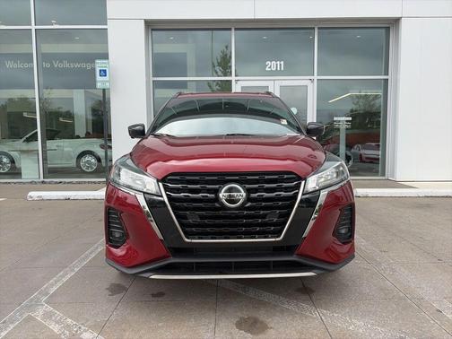Scarlet 2021 Nissan Kicks SR