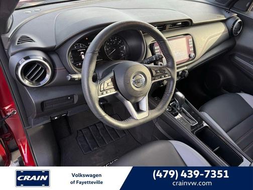 Scarlet 2021 Nissan Kicks SR