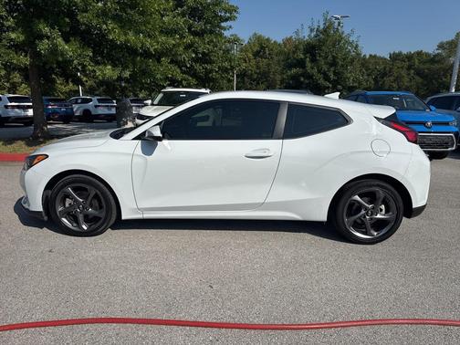 2020 Hyundai Veloster 2