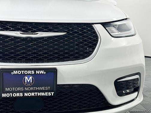 2022 Chrysler Pacifica Touring-L