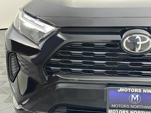 2025 Toyota RAV4 Hybrid SE