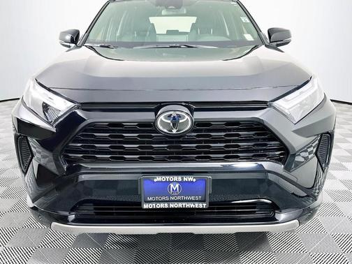 2025 Toyota RAV4 Hybrid SE