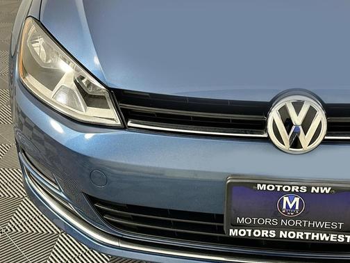 Silk Blue Metallic 2017 Volkswagen Golf SportWagen TSI SE