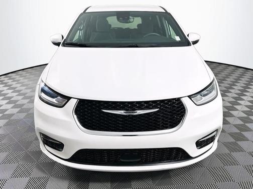 2023 Chrysler Pacifica Touring