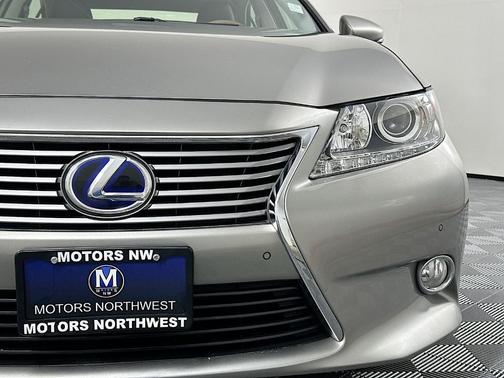 2015 Lexus ES 300h Base
