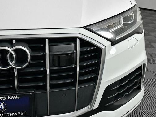 Carrara White 2023 Audi Q7 55 Premium Plus