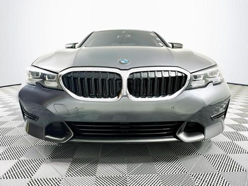 2019 BMW 330 i
