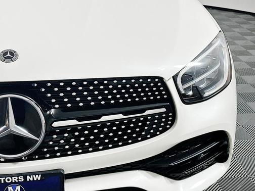 White 2021 Mercedes-Benz GLC 300 Base 4MATIC