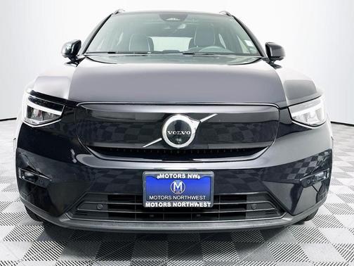 Black 2023 Volvo XC40 Recharge Pure Electric Twin Plus