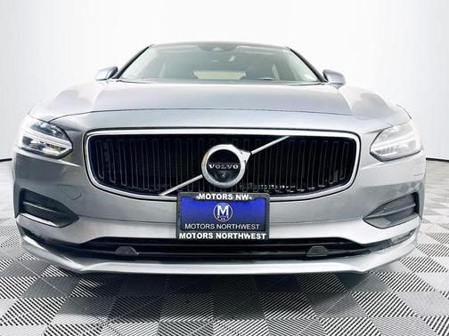 2018 Volvo S90 T6 Momentum