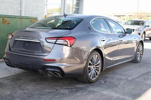 2022 Maserati Ghibli Modena Q4