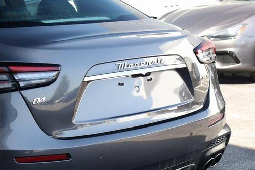 2022 Maserati Ghibli Modena Q4