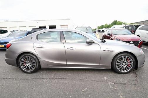 2022 Maserati Ghibli Modena