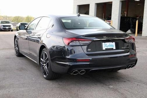 2024 Maserati Quattroporte Modena Ultima Q4
