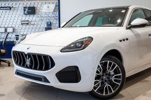 Bianco 2025 Maserati Grecale Base