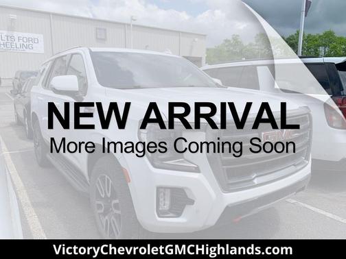 Summit White 2023 GMC Yukon 4WD AT4