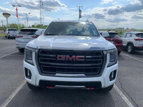 Summit White 2023 GMC Yukon 4WD AT4