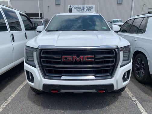 Summit White 2023 GMC Yukon 4WD AT4
