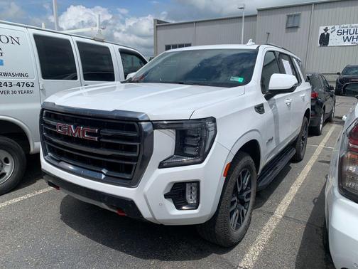 Summit White 2023 GMC Yukon 4WD AT4