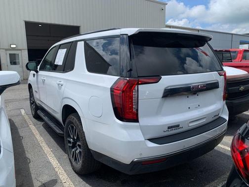 Summit White 2023 GMC Yukon 4WD AT4