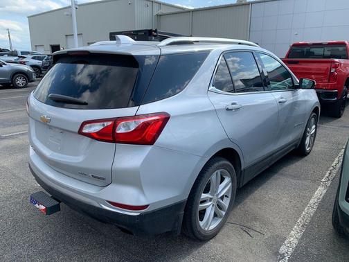 Silver Ice Metallic 2018 Chevrolet Equinox Premier w/2LZ
