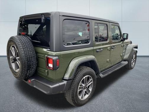 2023 Jeep Wrangler 4-Door Sahara
