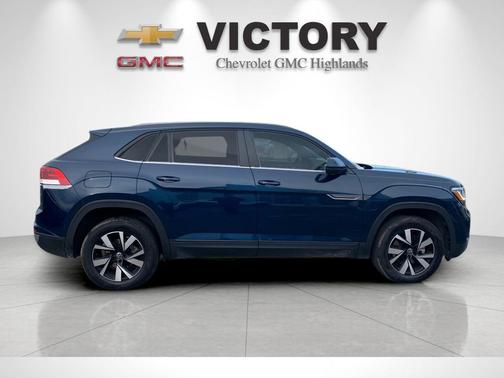 2022 Volkswagen Atlas Cross Sport 2.0T SE