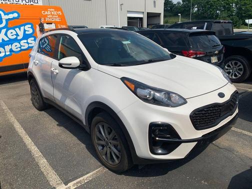 Snow White Pearl 2022 Kia Sportage S