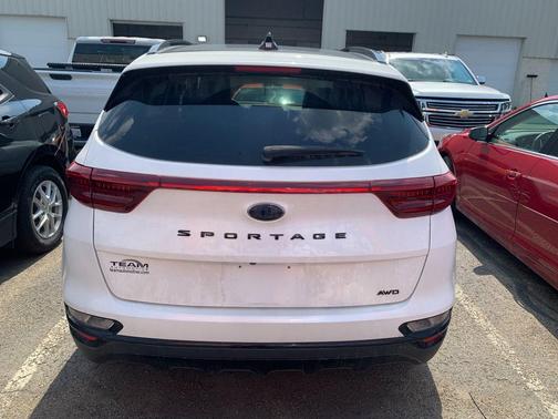 Snow White Pearl 2022 Kia Sportage S