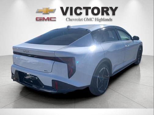 2025 Kia K4 GT-Line
