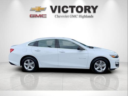 Summit White 2023 Chevrolet Malibu 1LS