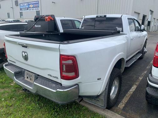Bright White Clearcoat 2019 RAM 3500 Laramie Crew Cab 4x4 8' Box