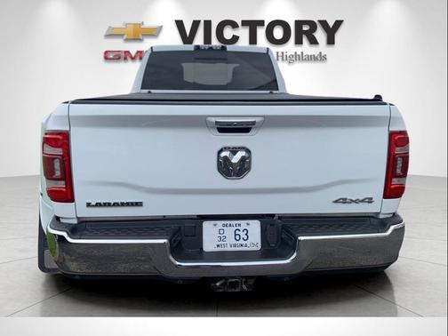 Bright White Clearcoat 2019 RAM 3500 Laramie Crew Cab 4x4 8' Box