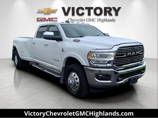 Bright White Clearcoat 2019 RAM 3500 Laramie Crew Cab 4x4 8' Box