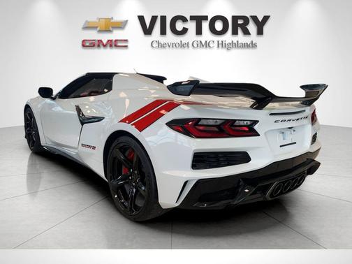 Arctic White 2027 Chevrolet Corvette Grand Sport