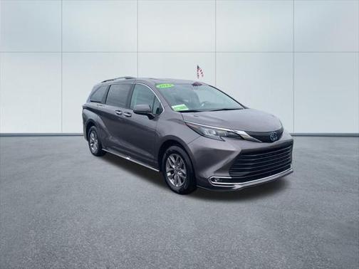2024 Toyota Sienna XLE 7 Passenger