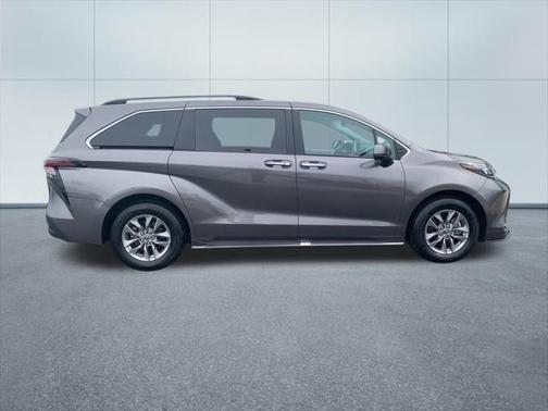 2024 Toyota Sienna XLE 7 Passenger