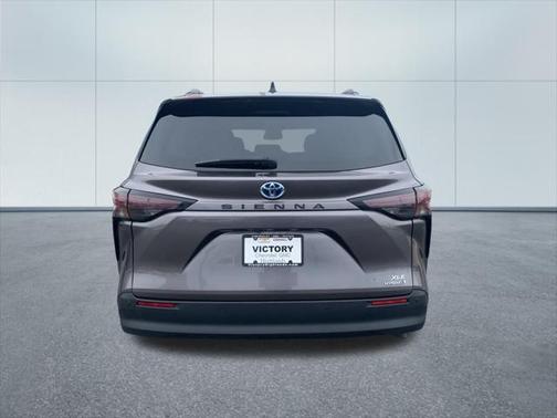 2024 Toyota Sienna XLE 7 Passenger