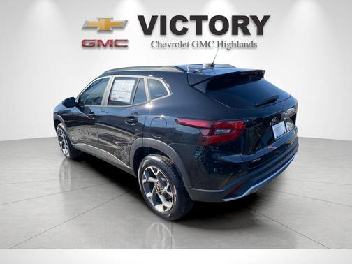 Mosaic Black Metallic 2026 Chevrolet Trax LT