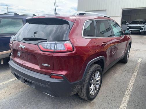 Velvet Red Pearlcoat 2021 Jeep Cherokee Latitude Lux