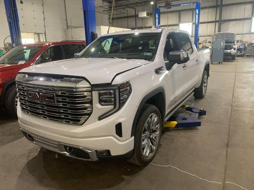 White Frost Tricoat 2025 GMC Sierra 1500 Denali