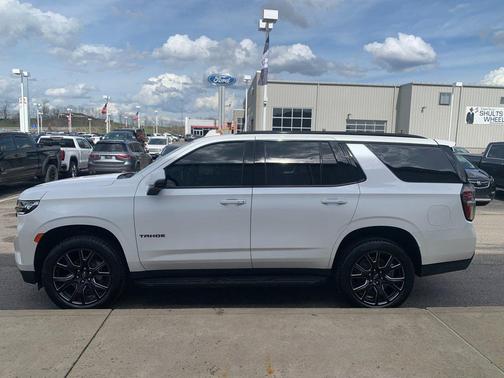 2023 Chevrolet Tahoe 4WD RST