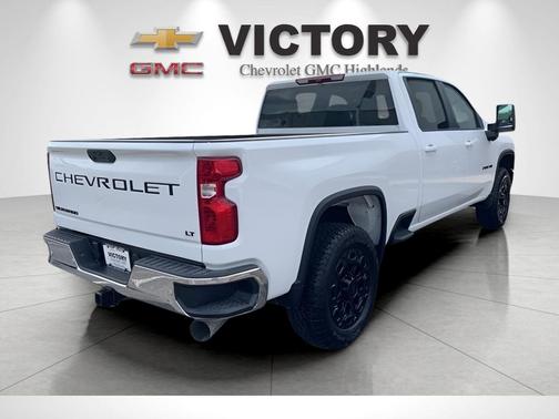 Summit White 2026 Chevrolet Silverado 2500 LT